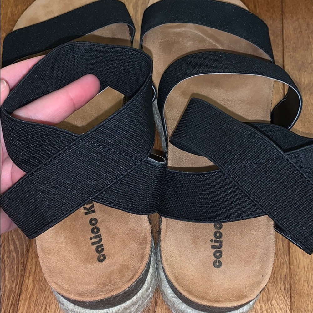 Strappy platform sandals - Picture 2 of 4